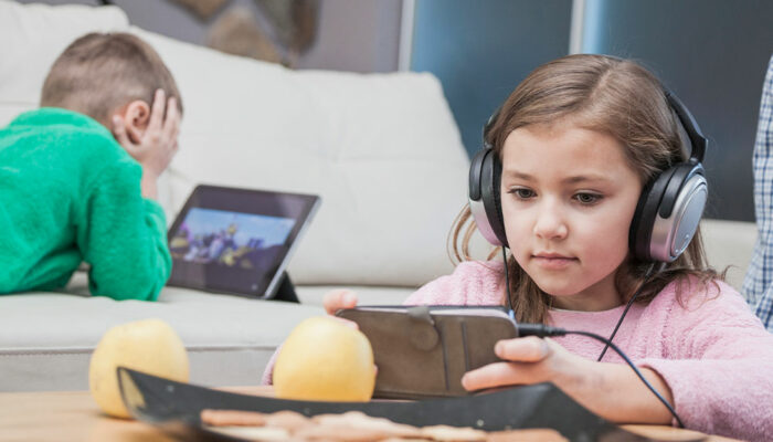 5 ways to keep children away from electronic gadgets