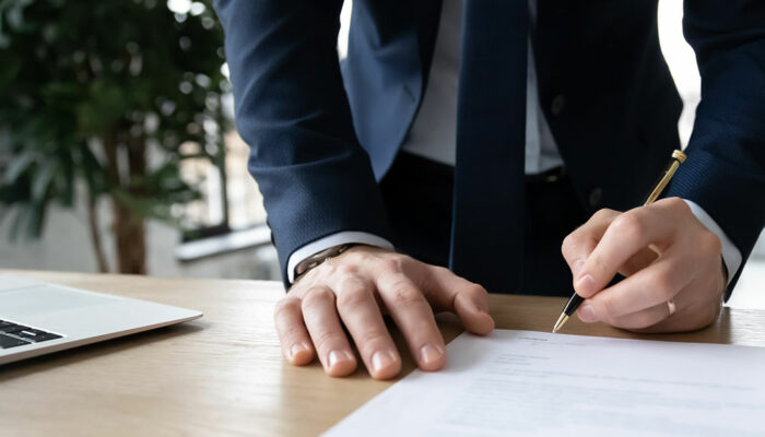 5 mistakes to avoid when hiring a lawyer